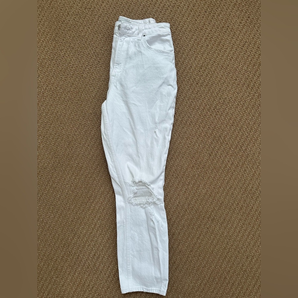 Women’s Abercrombie and fitch white jeans